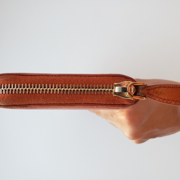 Authentic Prada Large Saffiano Leather Wallet - Picture 8 of 17